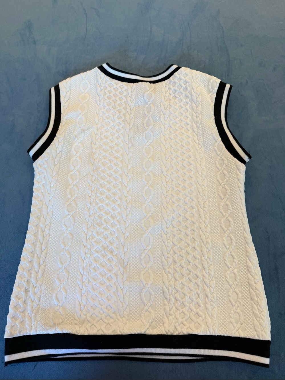 SHEIN Women's Cable-Knit Sweater Vest S White Black Contrast Trim V-Neck - Picture 9 of 9